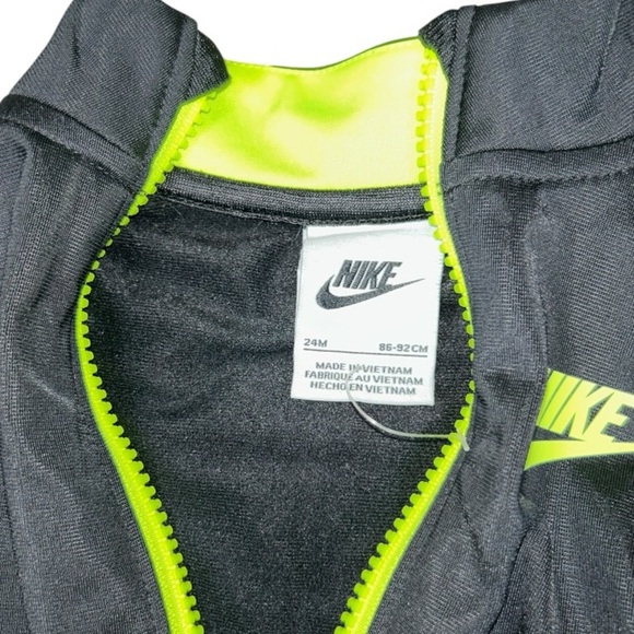 NIKE Jacket Boy's 24 months Black Neon Green Long Sleeve Full Front Zipper - Picture 3 of 3